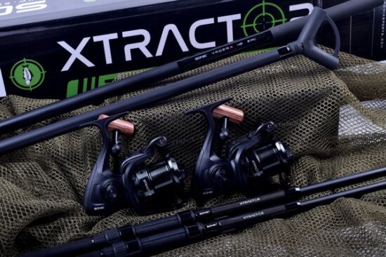 Sonik Xtractor 2 Bot Carp Kit 10 3.50lb 2 db XTractor 10ft 3,5lb bot + 2 db XTractor 5000 orsó + 1 db VaderX bojlis merítő (2 részes, 42-es fejjel)